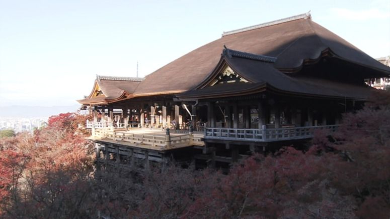 Kiyomizu Temple's main hall roof, stage restored