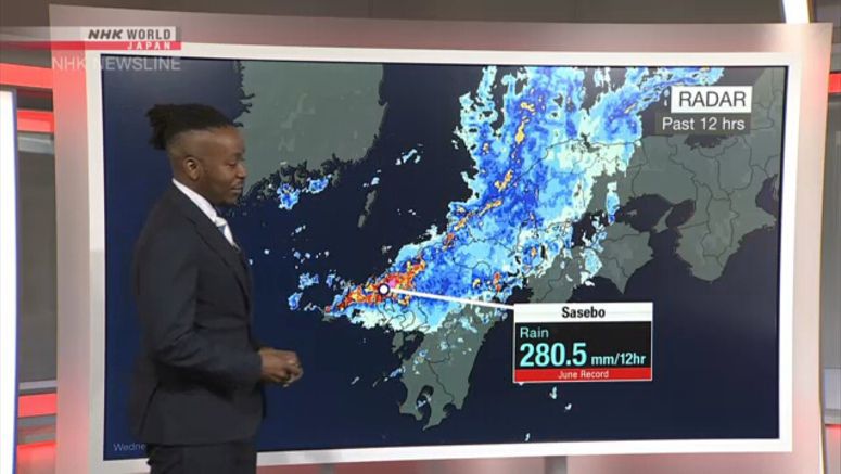 Heavy rains hit southwestern Japan