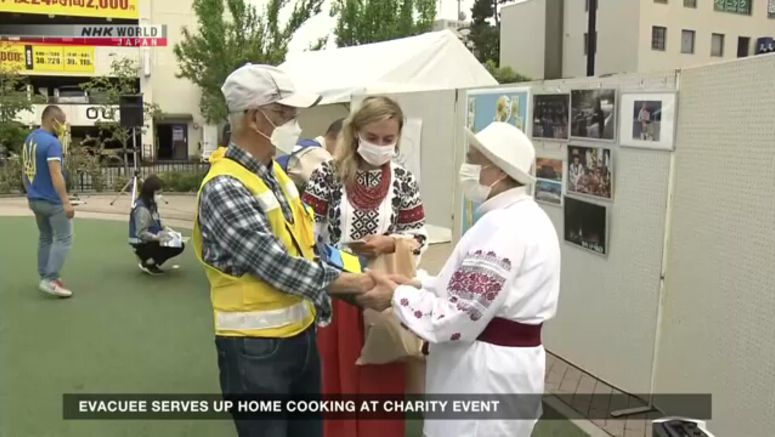 Ukrainian evacuee serves up home cooking at charity event