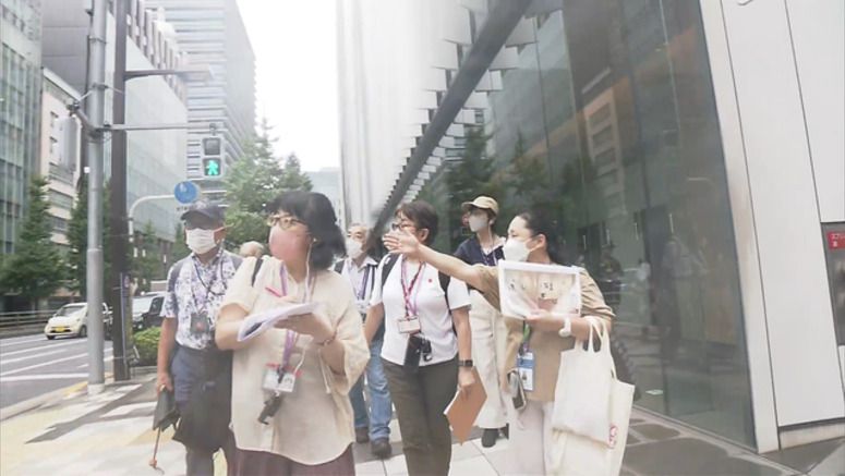 Japan's licensed tour guides prepare for return of visitors