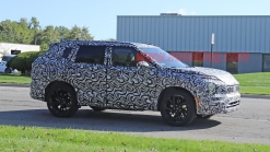 Mitsubishi Outlander to get more power, share Nissan Rogue platform