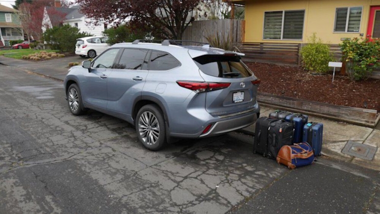 2020 Toyota Highlander Luggage Test | How much fits behind the third row?