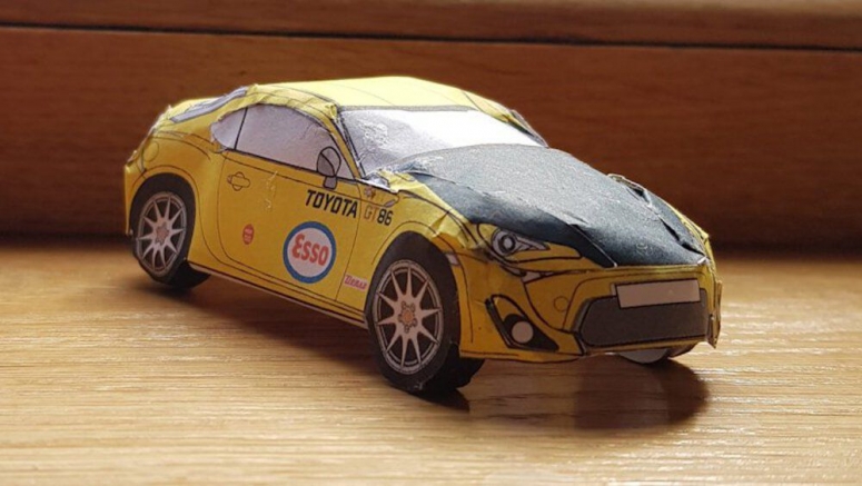 Toyota 86 paper models are here to eat up some time
