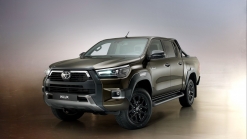 2020 Toyota Hilux announced with design updates, new engine