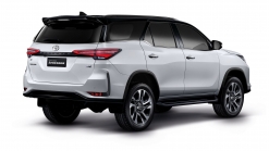 2021 Toyota Fortuner: Hilux's 7-Seater SUV Sibling Gets A Facelift Too