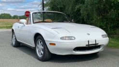 Hurry Up And Bid On This 15k Mile 1993 Mazda MX-5 Miata