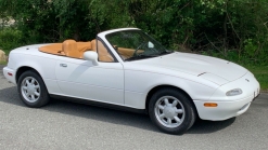 Hurry Up And Bid On This 15k Mile 1993 Mazda MX-5 Miata