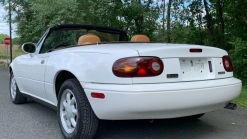 Hurry Up And Bid On This 15k Mile 1993 Mazda MX-5 Miata