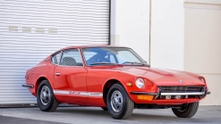 Low-Mileage, Fully Restored 1971 Datsun 240Z Goes For Six Figures