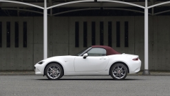 Mazda to gift 50 Miatas to heroes of the COVID crisis