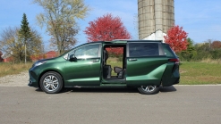 2021 Toyota Sienna Review | Pricing, specs, features, photos and video