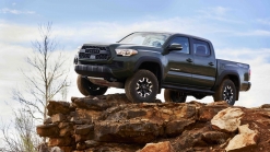 Toyota Tacoma gets factory TRD lift kit