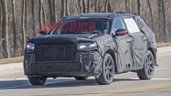 Next-generation Honda Pilot spy photos reveal Ridgeline-style fascia