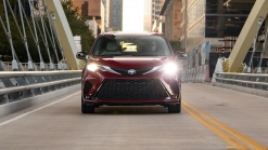 2021 Toyota Sienna XSE Road Test Review | It's the 'sporty' one