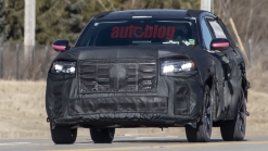 Next-generation Honda Pilot spy photos reveal Ridgeline-style fascia