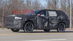 Next-generation Honda Pilot spy photos reveal Ridgeline-style fascia