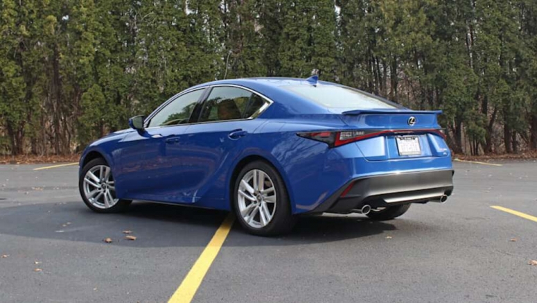 Why is there a huge bulge in 2021 Lexus IS 300 AWD's driver footwell? We explain