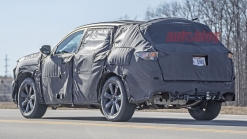 Next-generation Honda Pilot spy photos reveal Ridgeline-style fascia