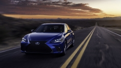 Lexus ES gets a tech-focused mid-cycle update for the 2022 model year