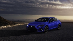 Lexus ES gets a tech-focused mid-cycle update for the 2022 model year