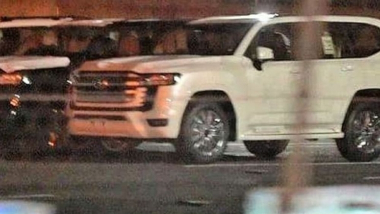 Toyota Land Cruiser 300-series spotted in the sheetmetal
