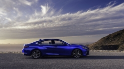 Lexus ES gets a tech-focused mid-cycle update for the 2022 model year