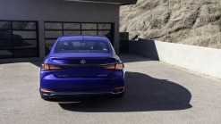 Lexus ES gets a tech-focused mid-cycle update for the 2022 model year