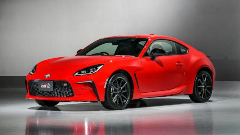 Toyota's new 86 breaks cover as the Subaru BRZ's friendly rival