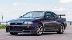 This Midnight Purple II 1999 Nissan Skyline GT-R Could Sell For $400k