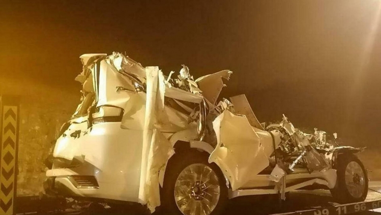 2022 Toyota Land Cruisers destroyed in car carrier crash