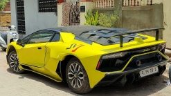 Honda Civic Tries Hard To Pass For A Lamborghini Aventador SVJ