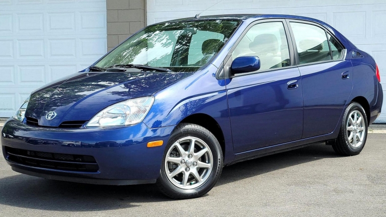 Who Buys A Toyota Prius New In 2003 And Only Drives It 13k Miles?