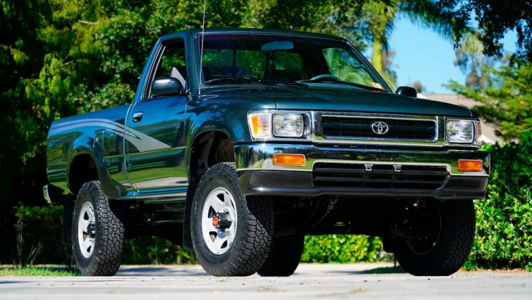 Amazing 1993 Toyota Pickup Barn Find With 93 Miles Could Fetch Some Serious Money