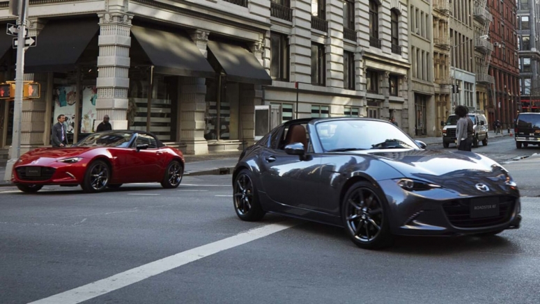 2022 Mazda MX-5 Miata adds new handling tech, reduces auto availability