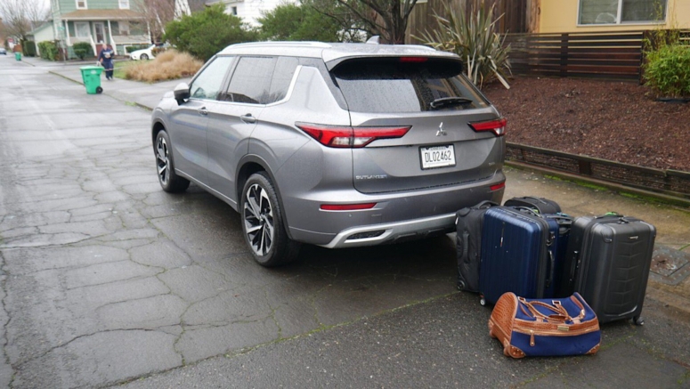 2022 Mitsubishi Outlander Luggage Test | Three rows, two tests!