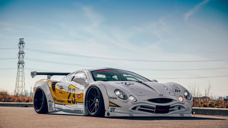 Mitsuoka Orochi modified by Liberty Walk actually looks decent