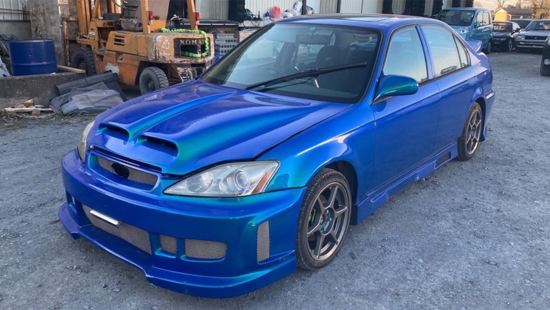 Old Honda Civic Pretends To Be A Lexus IS, Fools Absolutely No One