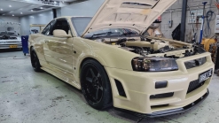 Tan-Colored Nissan Skyline R34 GT-R With 1,150 HP Would Look Right At Home In A Desert