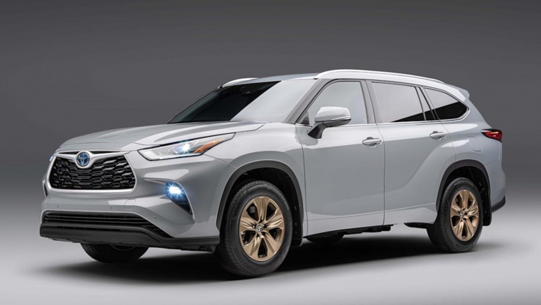 2022 Toyota Highlander Bronze Edition Road Test | Cold but competent
