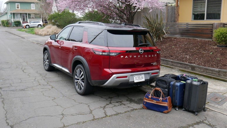 Nissan Pathfinder Luggage Test | How much cargo space behind 3rd row? Nissan Pathfinder Luggage Test | How much cargo space behind 3rd row?