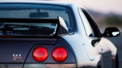 This Midnight Purple R33 Nissan Skyline GT-R With Under 1,000 Miles Is A Rolling Time Capsule From 1995