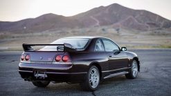 This Midnight Purple R33 Nissan Skyline GT-R With Under 1,000 Miles Is A Rolling Time Capsule From 1995