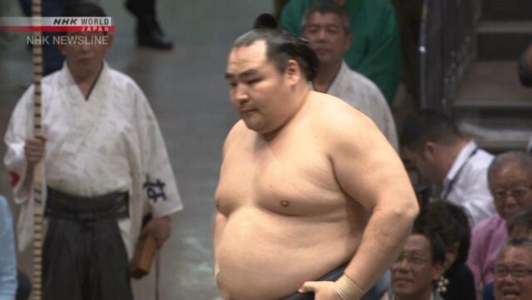 Yokozuna Kakuryu acquires Japanese citizenship