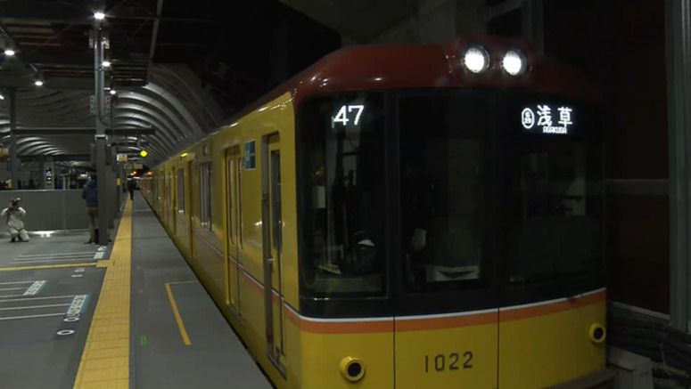 Night trains halted for New Year's Eve in Tokyo Night trains halted for New Year's Eve in Tokyo