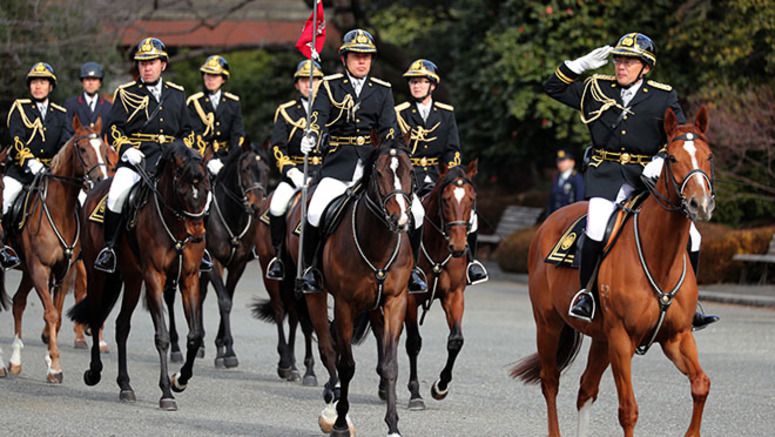 Imperial Guard members show determination in Tokyo parade