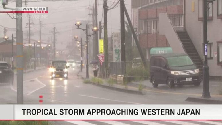 Tropical storm approaching western Japan, bringing heavy rain