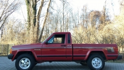 1989 Jeep Comanche Invites You To Be A Pioneer, Not A Gladiator