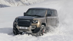 Land Rover Defender reportedly will spawn smaller, bigger models