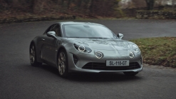 Alpine A110 Légende GT and Color Edition: Two ends of the sports car spectrum