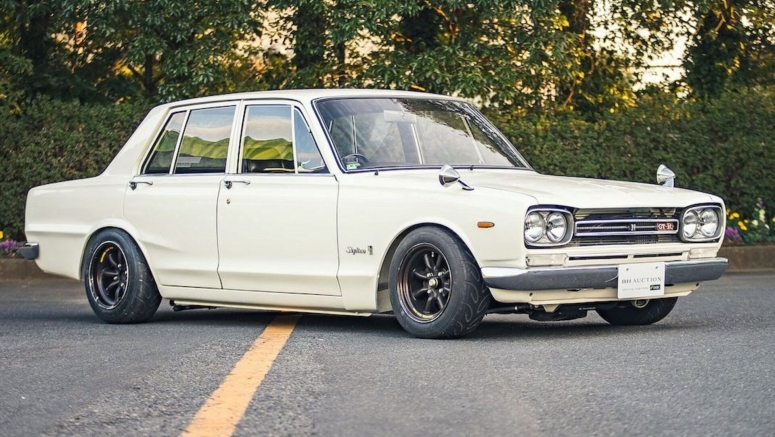 Can This 1969 Nissan Skyline 2000 GT-R Sway You Away From A Modern Godzilla?
